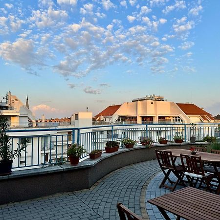 Rooftop City Residence With Deep Garage Budapest Extérieur photo