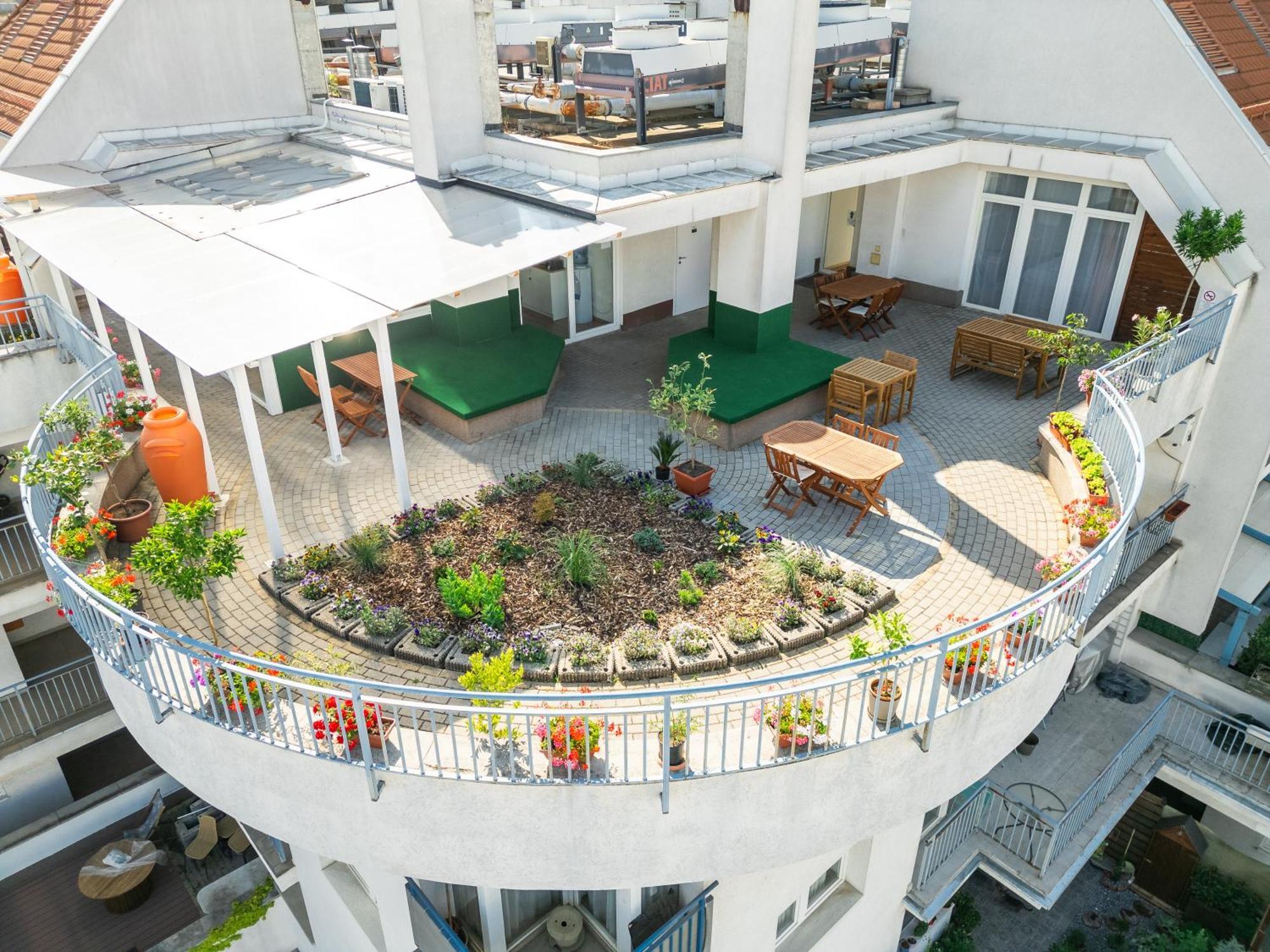 Rooftop City Residence With Deep Garage Budapest Extérieur photo
