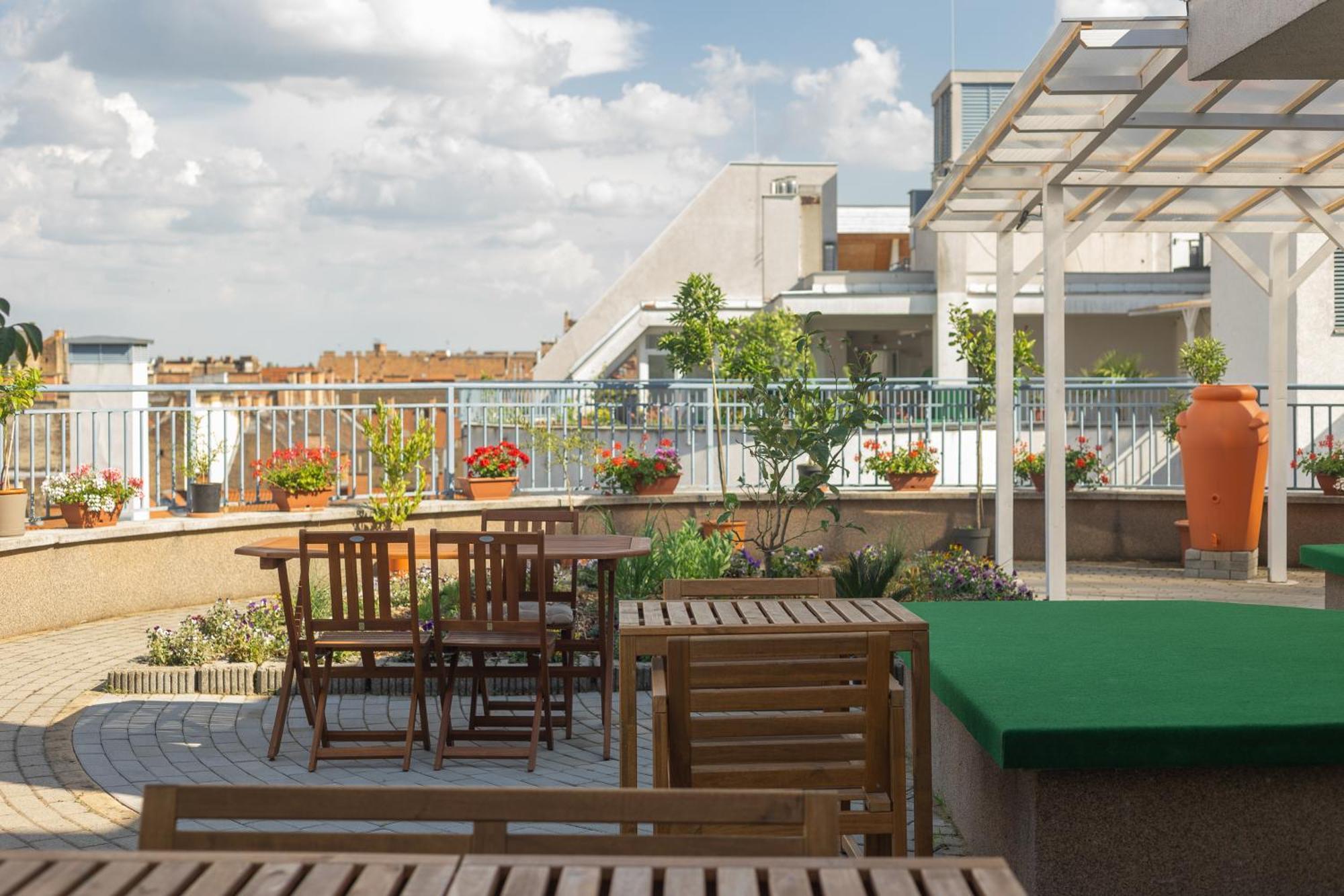Rooftop City Residence With Deep Garage Budapest Extérieur photo